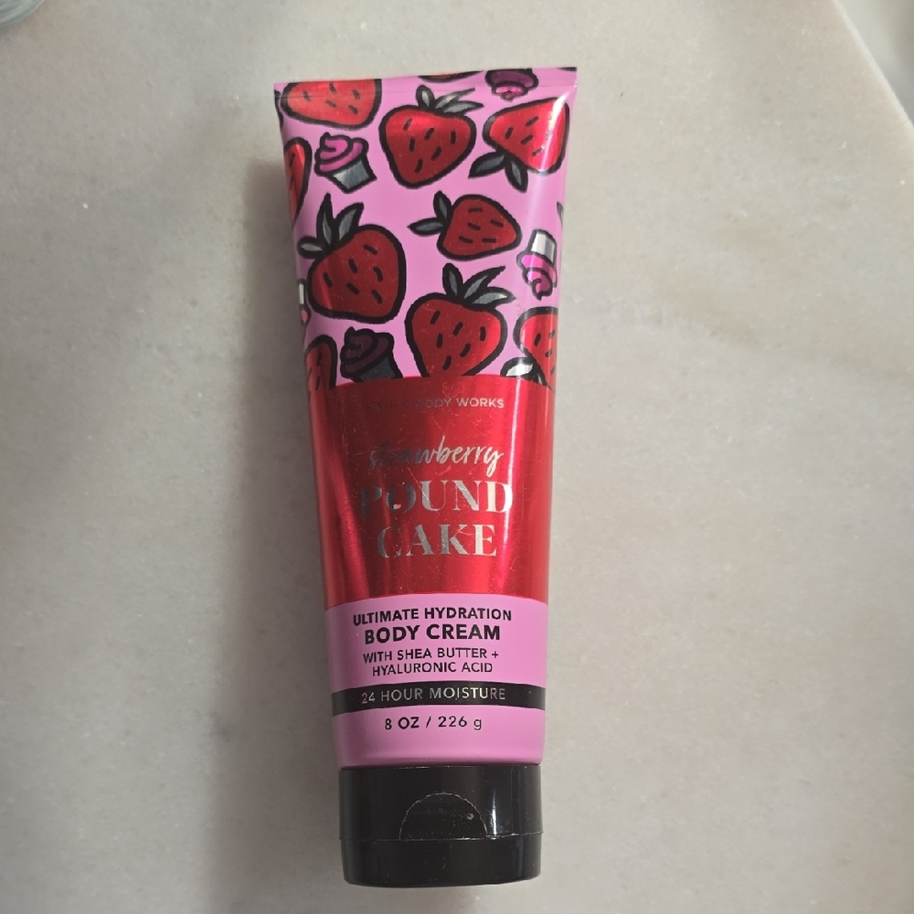 Bath & Body Works (BBW) Strawberry Pound Cake Body Cream